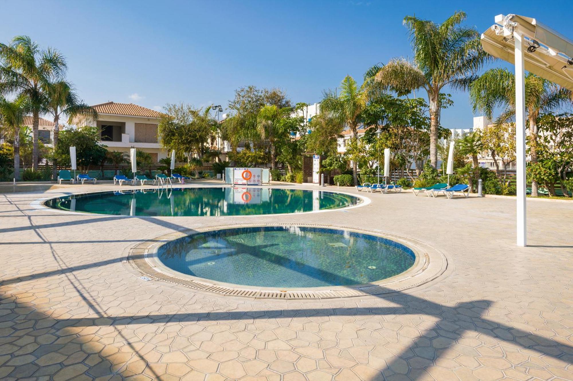 Villa Oasis Pernera Экстерьер фото