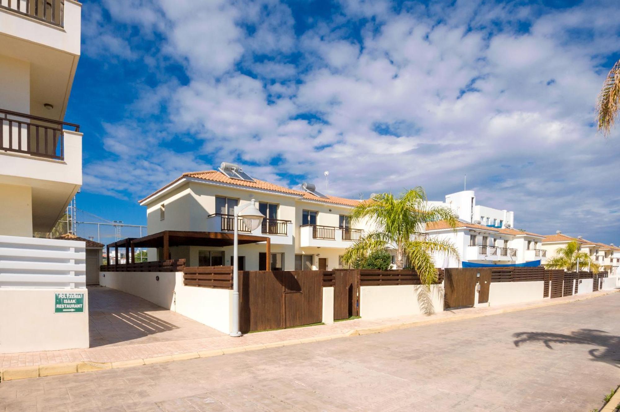 Villa Oasis Pernera Экстерьер фото