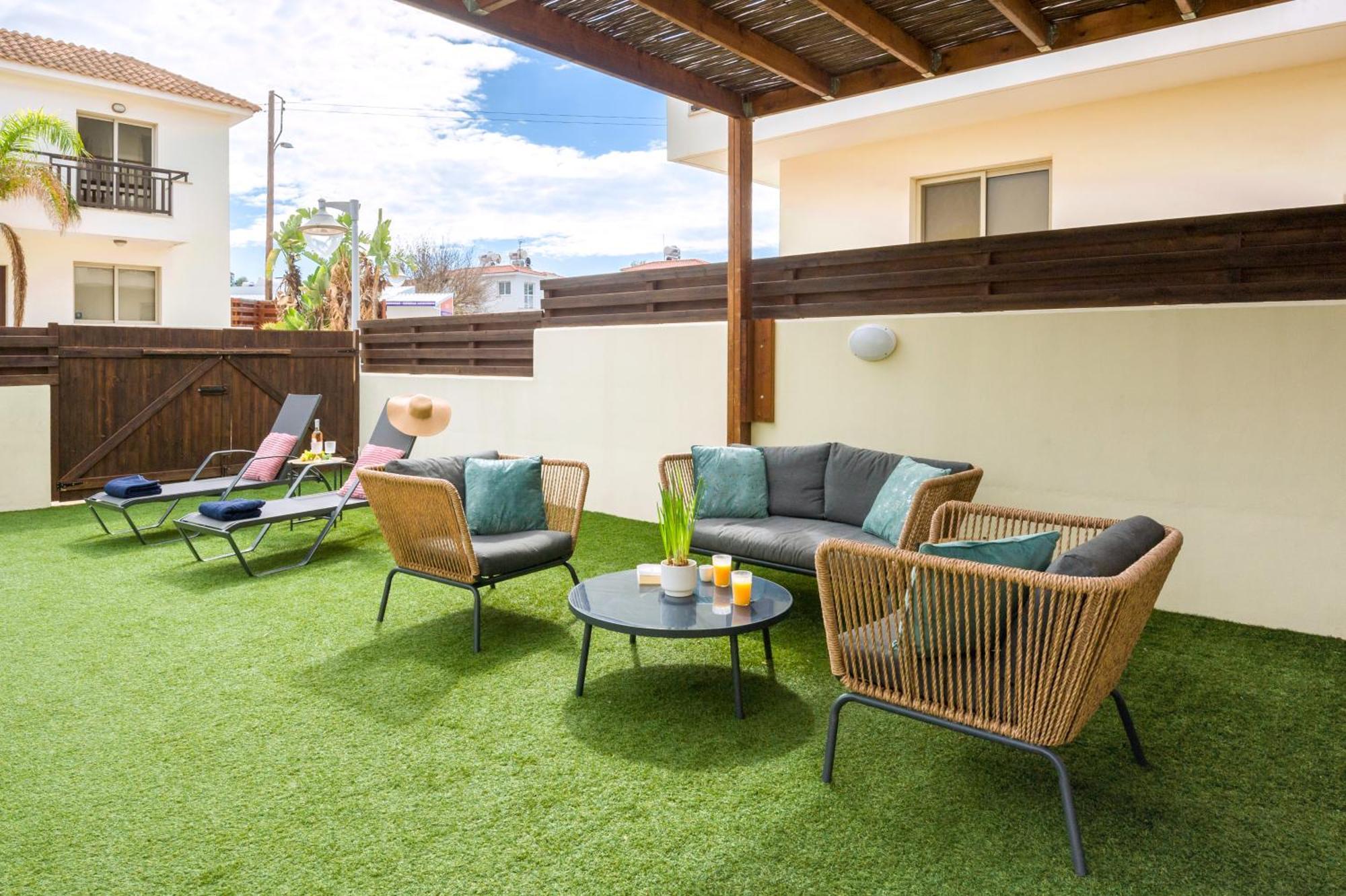 Villa Oasis Pernera Экстерьер фото